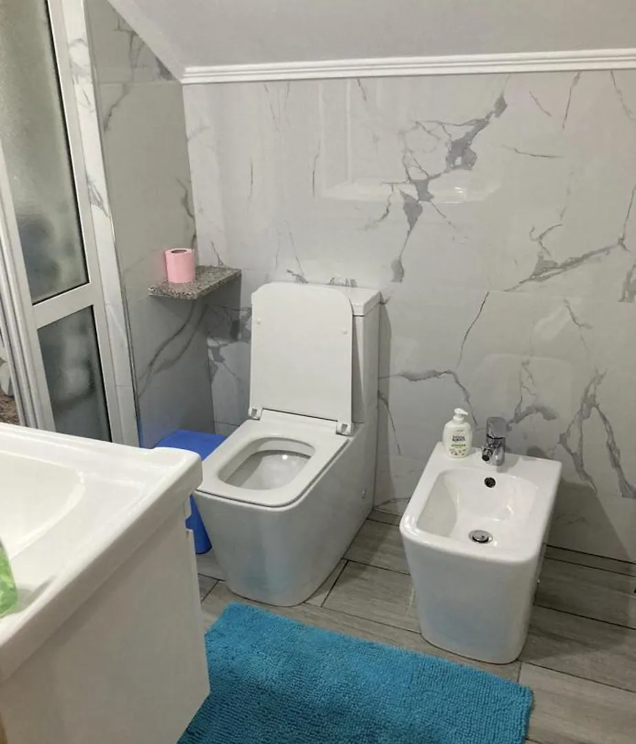 Konukevi Paja Guesthouse - Camping Boge Arnavutluk